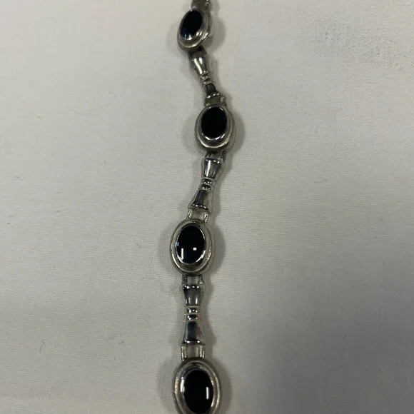 Elegant Sterling Silver and Onyx Chain Bracelet - Picture 1 of 3